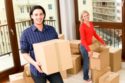 Professional moving help in Barnet for furniture and boxes
